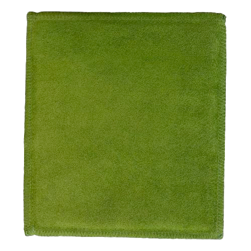 KR Strikeforce Shammy Leather Pad Shamrock * 8" x 7.5" * Highly effective oil removing pad * High density leather on both sides * Restores tacky feel for better ball performance