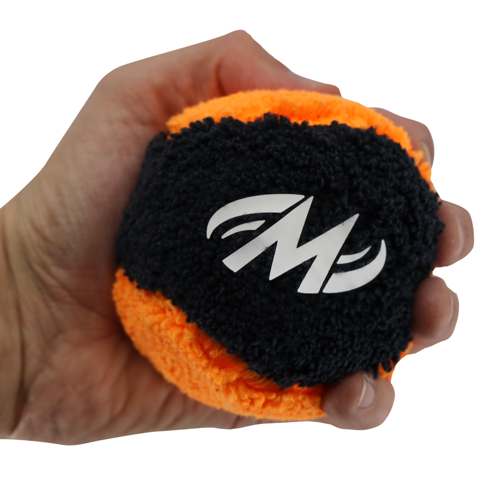 Motiv Plush Grip Ball Black/Orange
