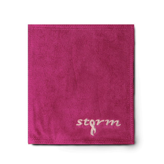 The Storm Shammy may be the best oil removing tool in the industry. Its never been easier to keep your ball clean for a more consistent reaction shot to shot. Simply hand wash the Shammy in a sink when needed and let air dry.