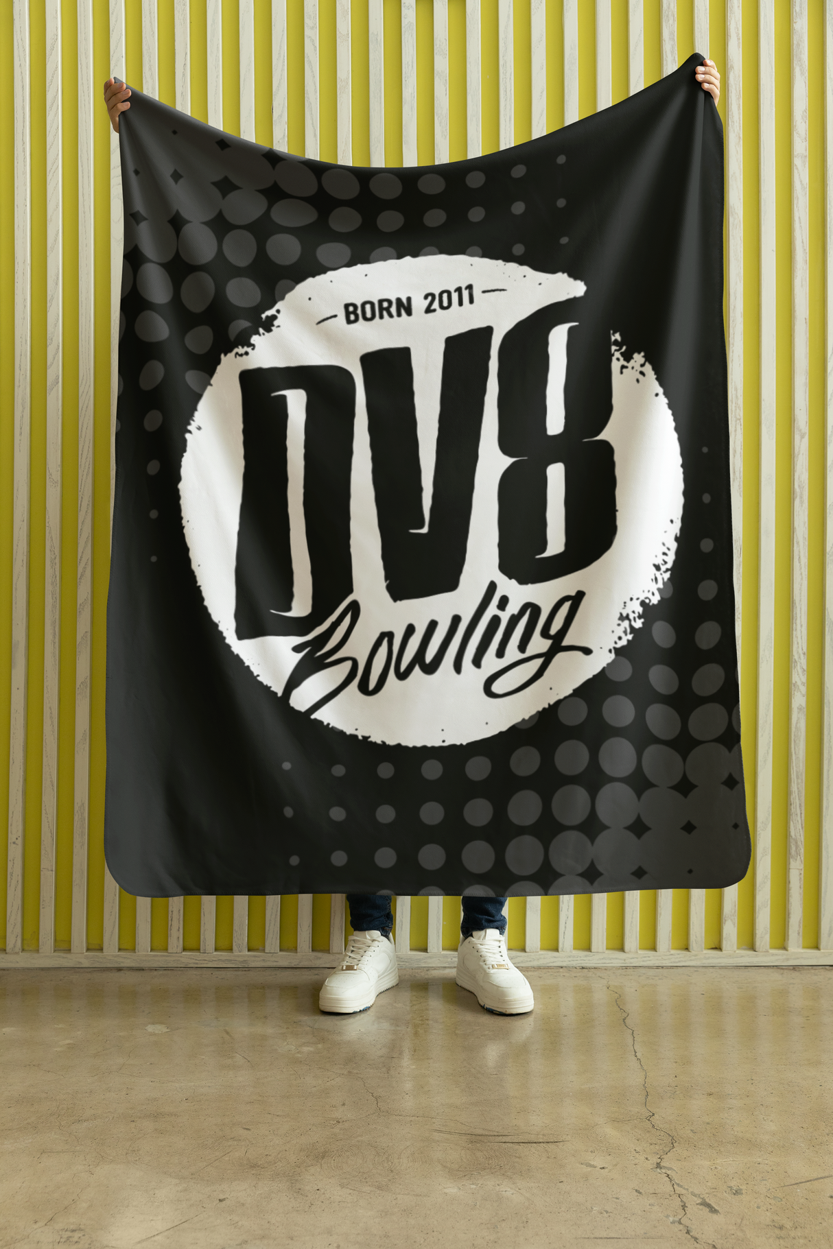 DV8 Circles 60" x 80" Plush Blanket