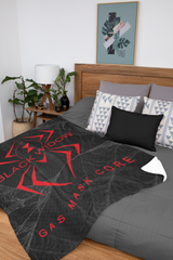 Hammer Black Widow 60" x 80" Plush Blanket