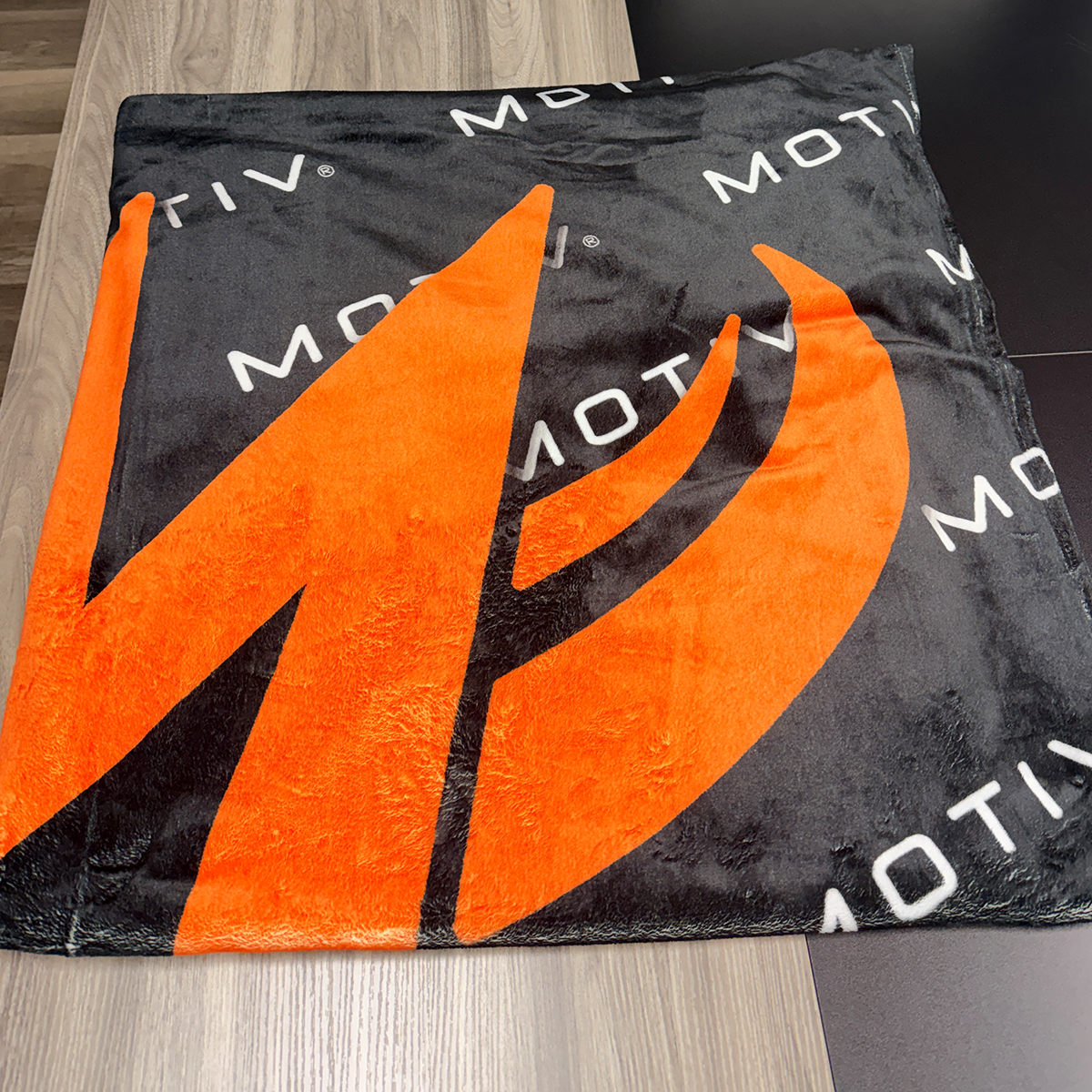 Motiv Classic 60" x 80" Plush Blanket Warehouse Sale Sample