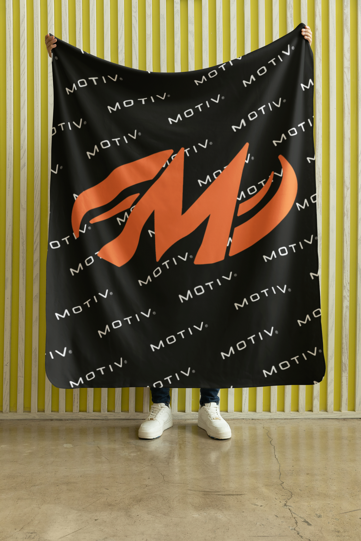 Motiv Classic 60" x 80" Plush Blanket Warehouse Sale Sample